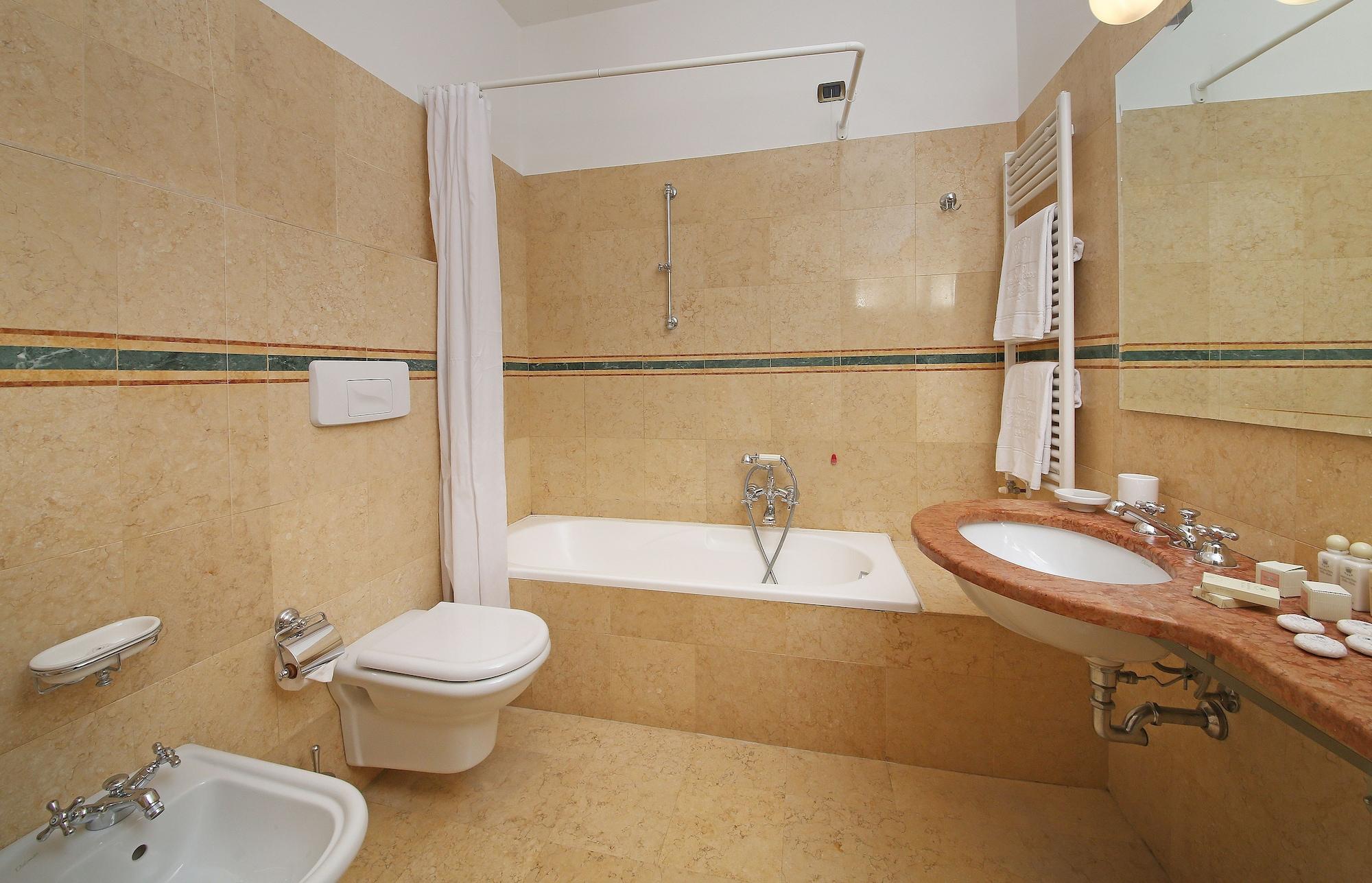 Villa Sofia Hotel Gardone Riviera Exterior photo