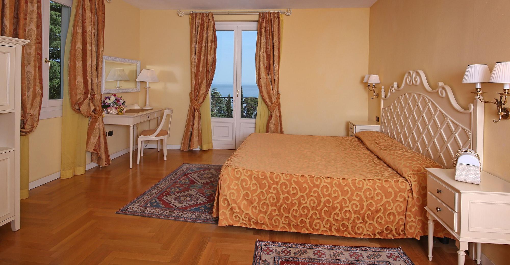 Villa Sofia Hotel Gardone Riviera Exterior photo