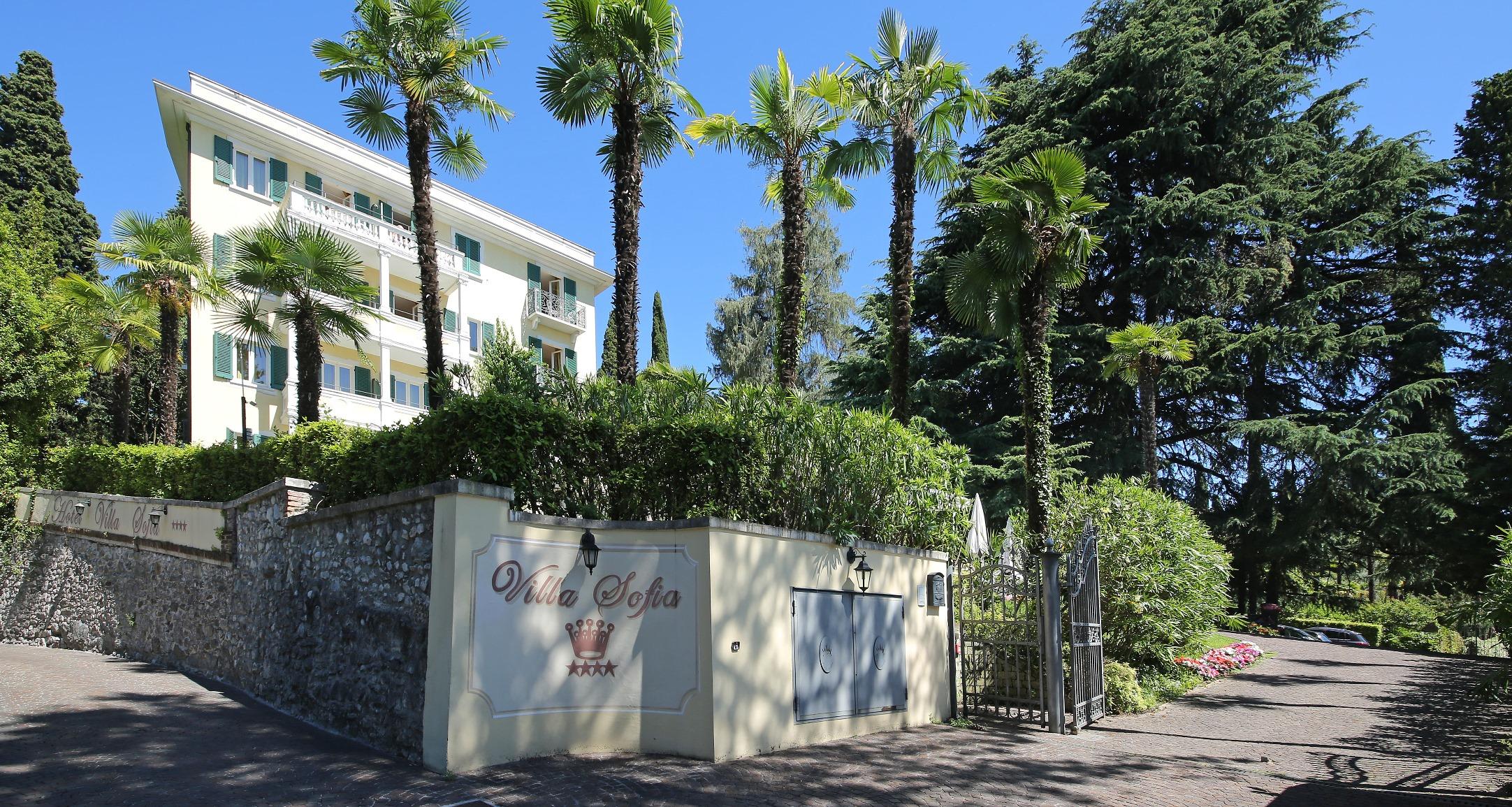 Villa Sofia Hotel Gardone Riviera Exterior photo