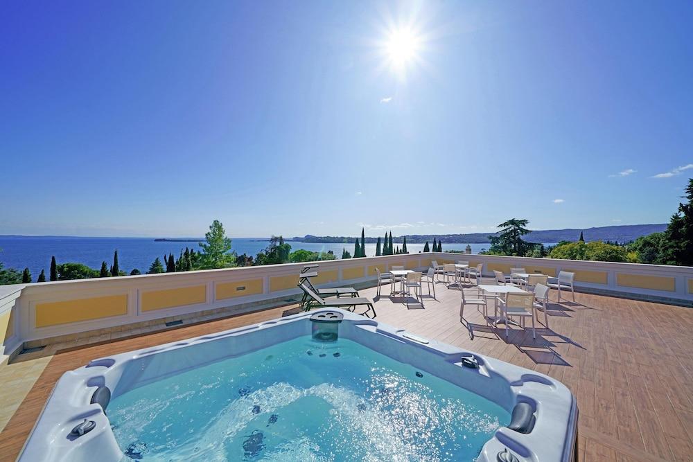 Villa Sofia Hotel Gardone Riviera Exterior photo