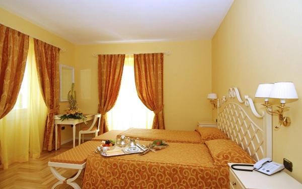 Villa Sofia Hotel Gardone Riviera Exterior photo