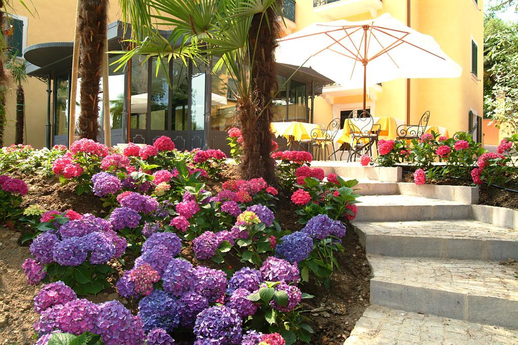Villa Sofia Hotel Gardone Riviera Exterior photo