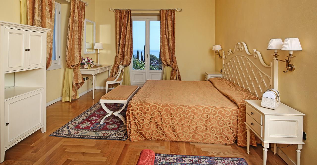 Villa Sofia Hotel Gardone Riviera Exterior photo