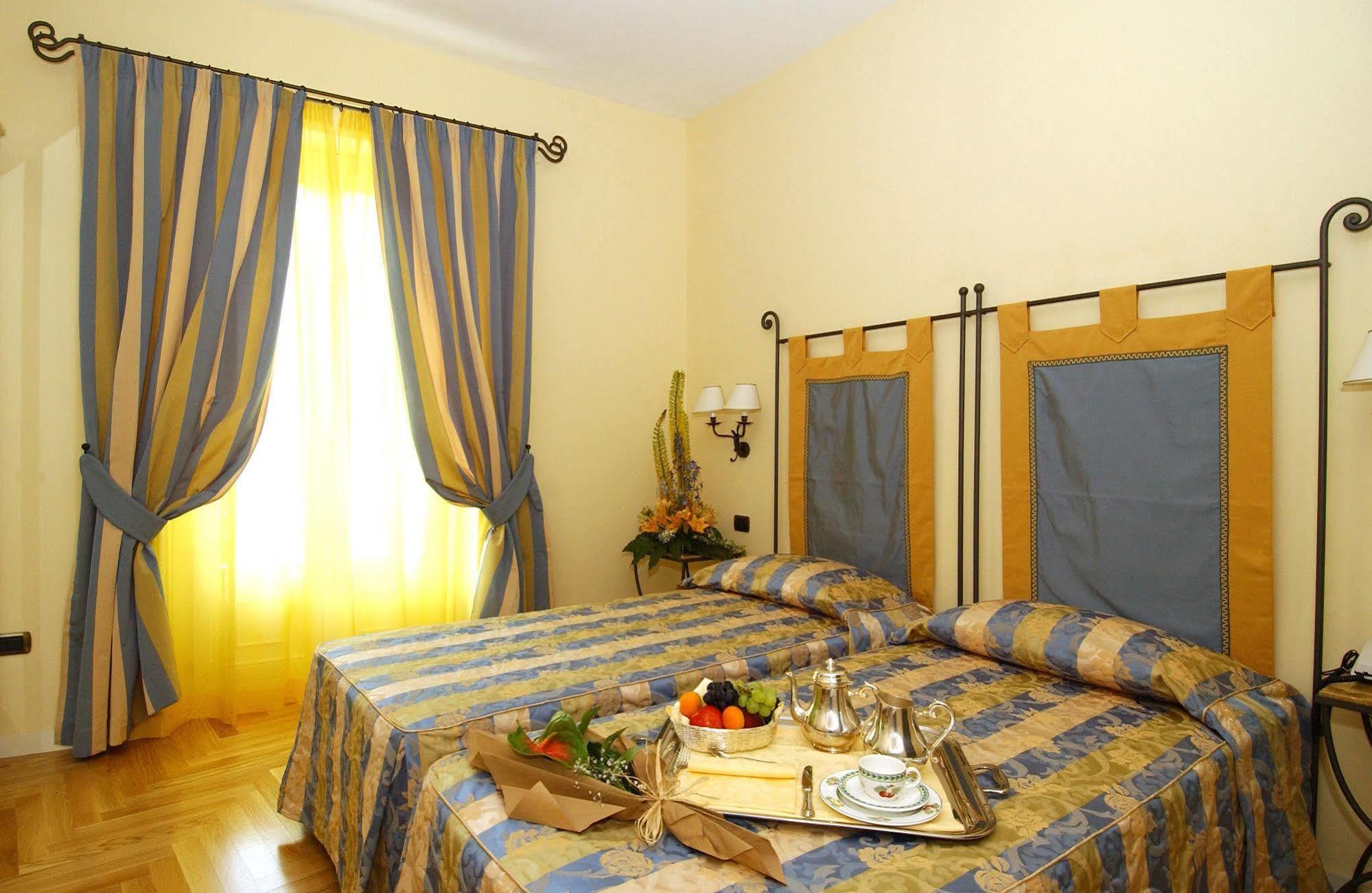 Villa Sofia Hotel Gardone Riviera Exterior photo